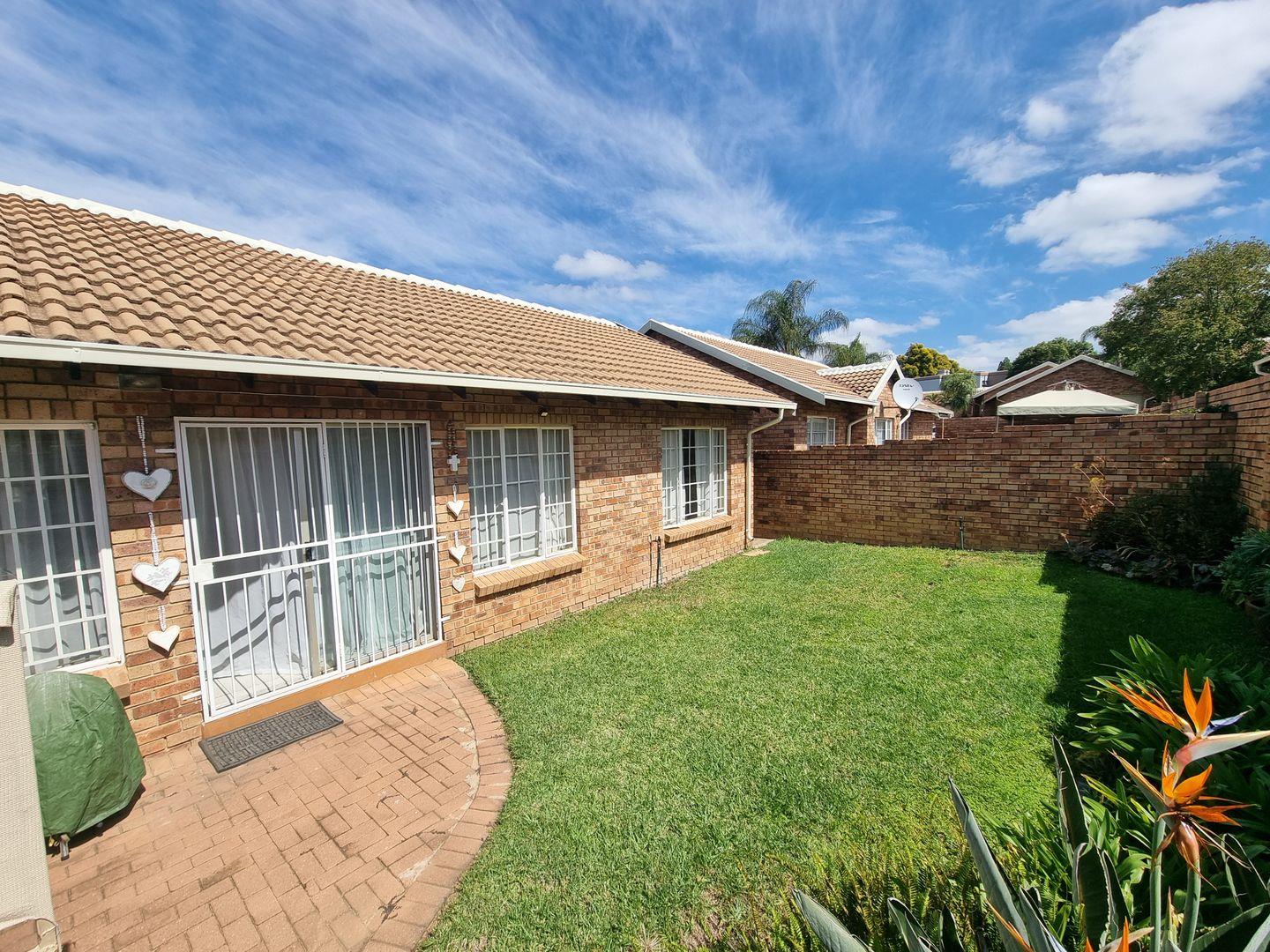 2 Bedroom Townhouse for sale in Faerie Glen P24114619935