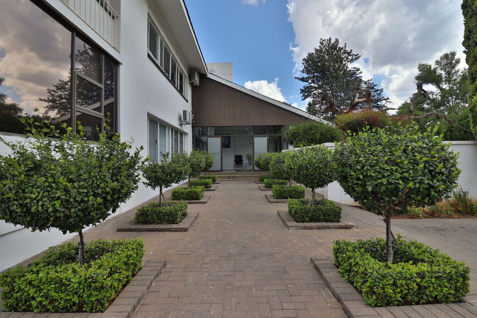 8 Bedroom House for sale in Waverley P24114285943