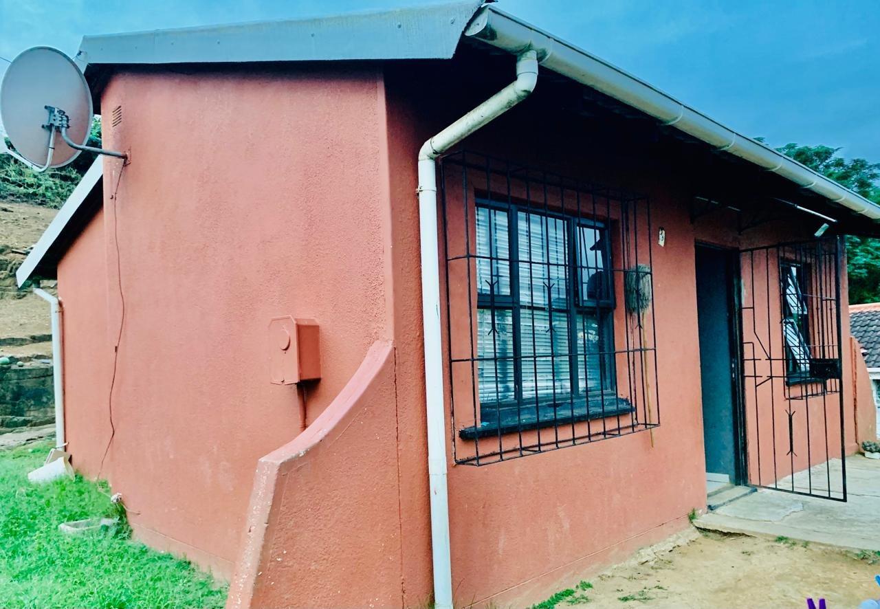 2 Bedroom House for sale in KwaDabeka J P24114286241