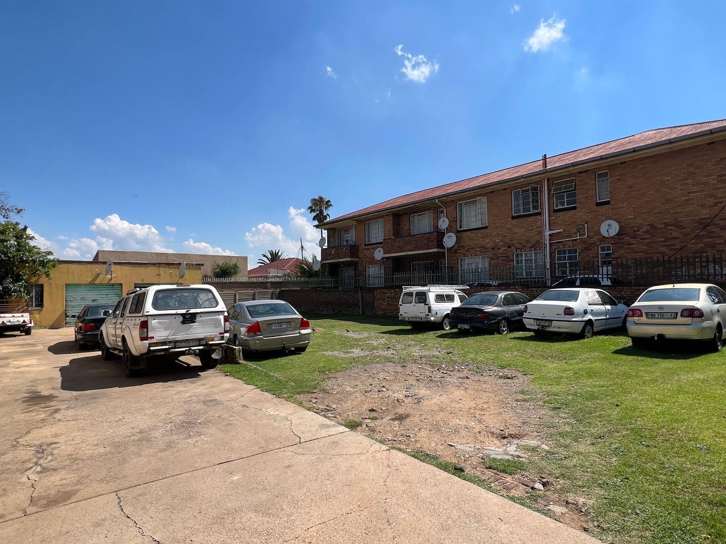 13 Bedroom House for sale in Germiston South P24114286645