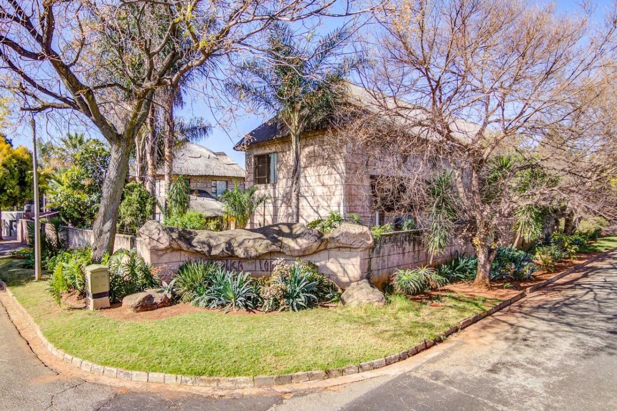 Commercial property for sale in Aston Manor P24114286886