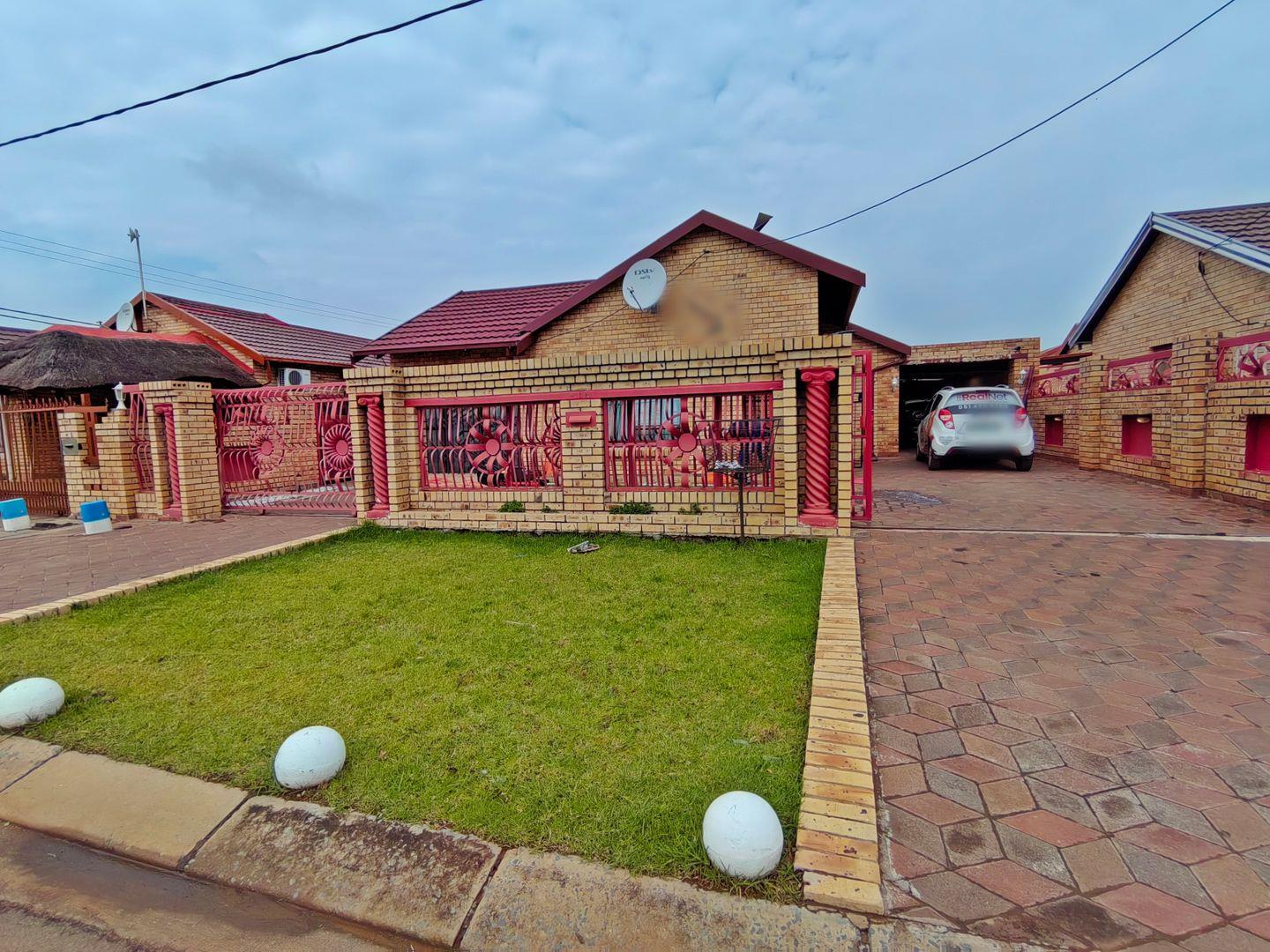 3 Bedroom House for sale in Grasslands P24114287078