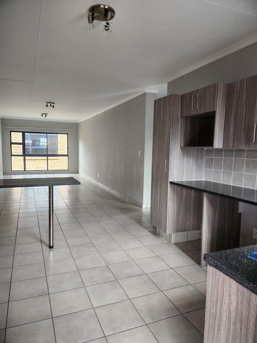 3 Bedroom Townhouse to rent in Lambton 1 Ag Visser P24114287344