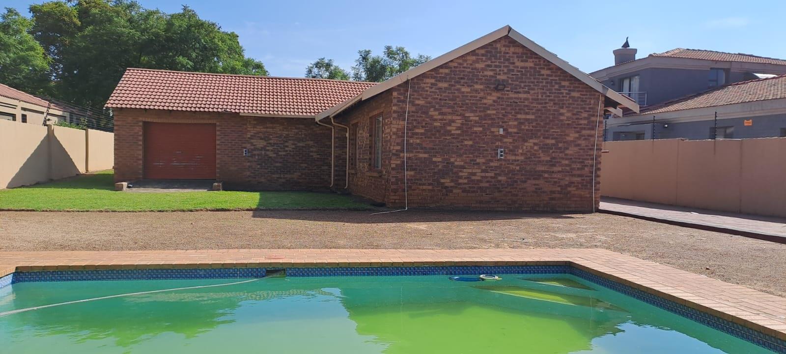 3 Bedroom House for sale in Liefde En Vrede 16 Vleiloerie Cres P24