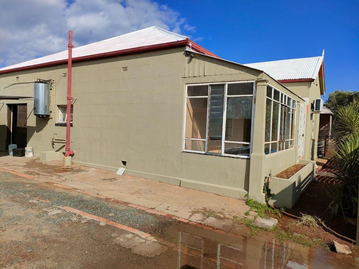 3 Bedroom House for sale in De Beers P24114290046