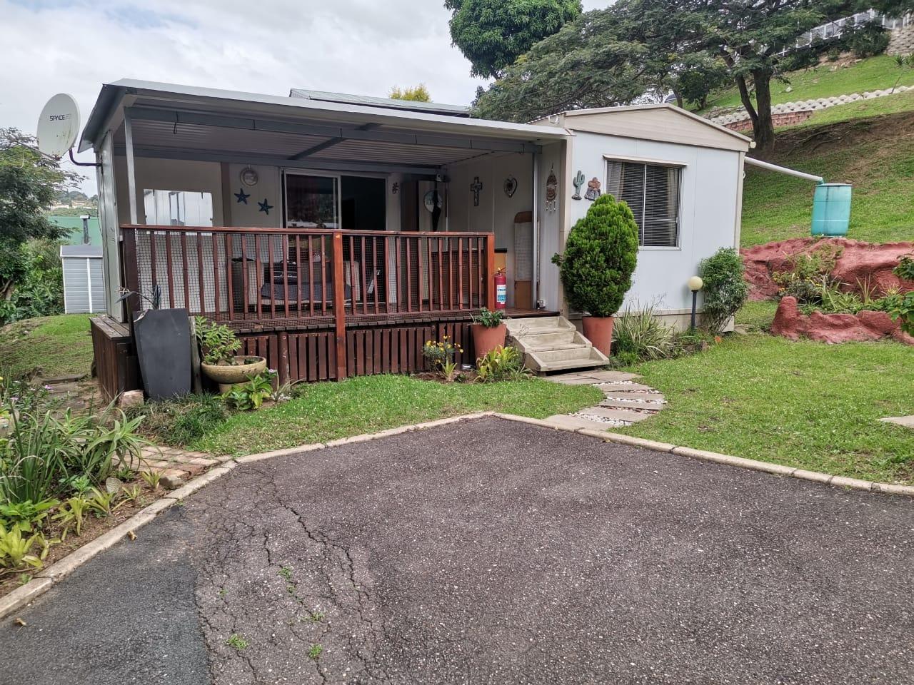 2 Bedroom House for sale in Queensburgh Central P24114290597