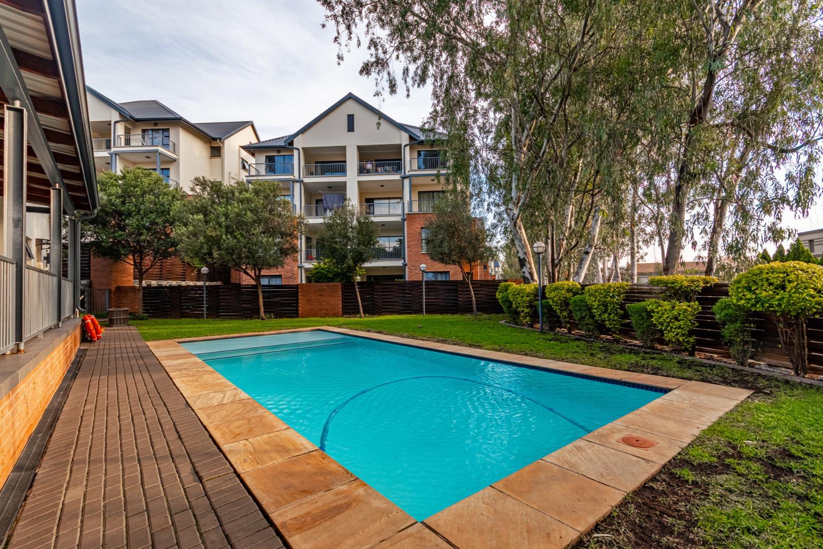 2 Bedroom Apartment / flat for sale in Kyalami Hills P24114291188