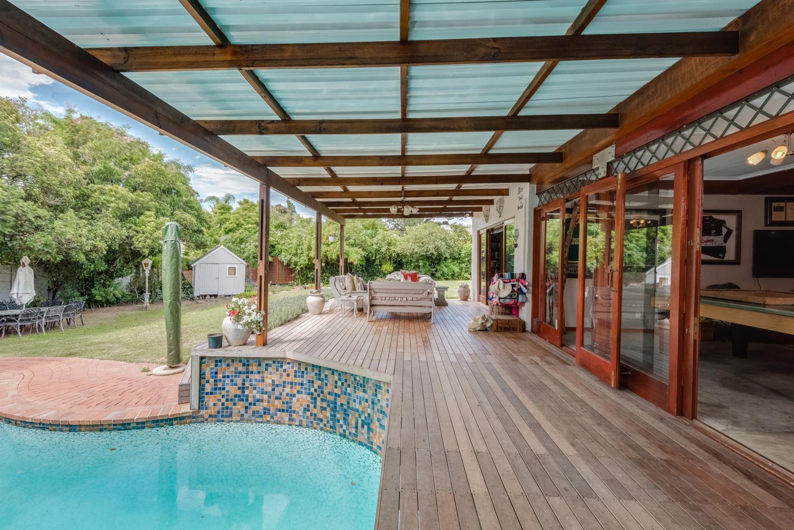 Weybridge Park Property Property and houses for sale in Weybridge