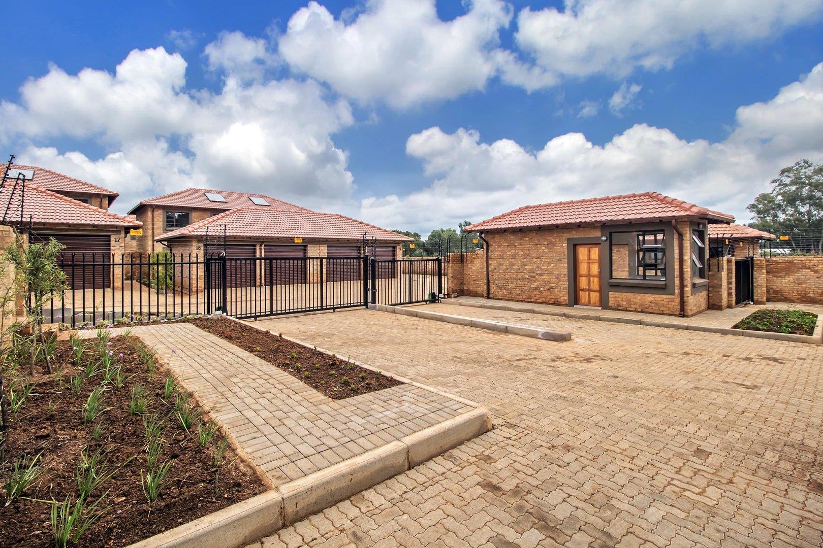 3 Bedroom Townhouse for sale in Willow Park Manor 104 Dellwood Road