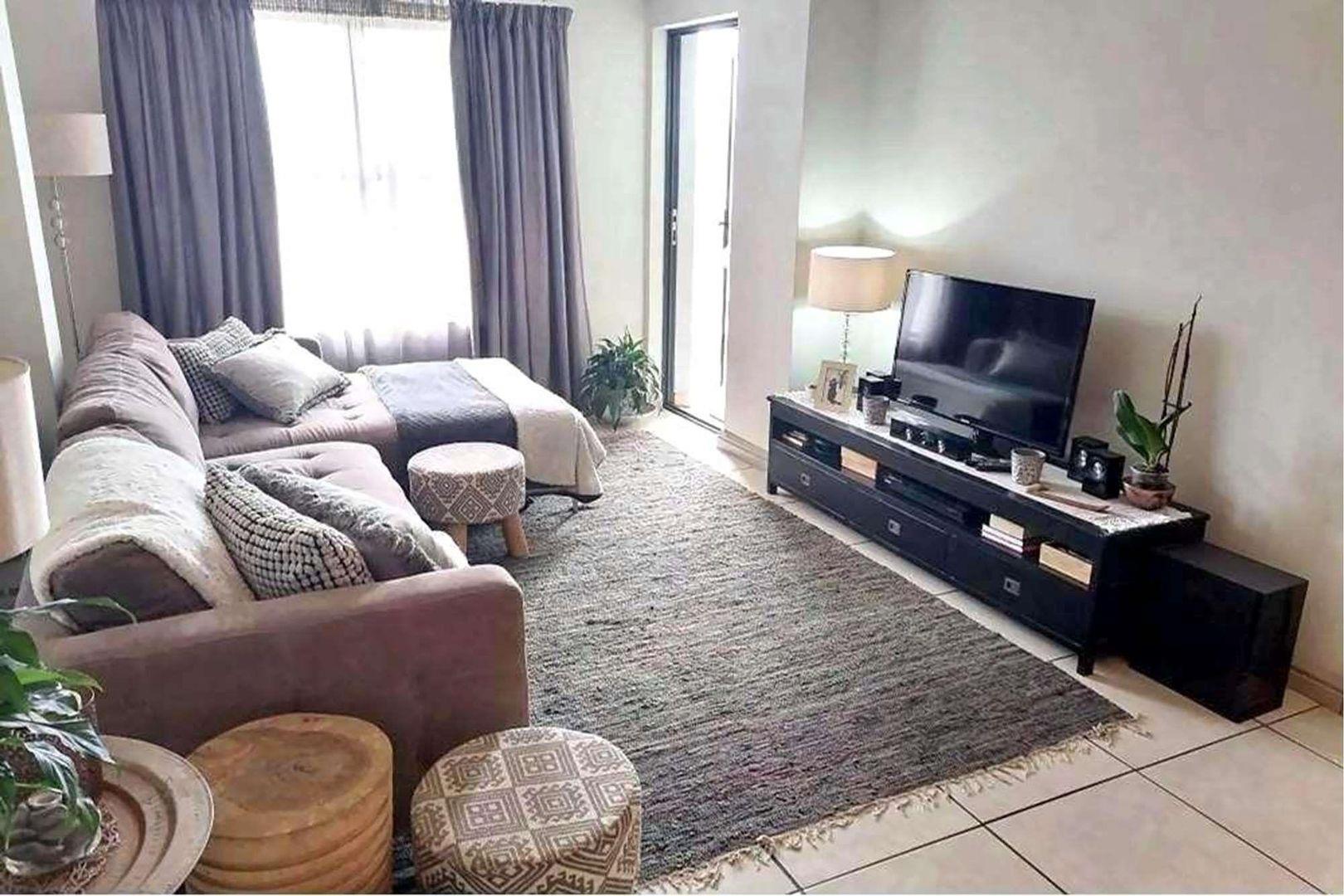 2 Bedroom Apartment / flat for sale in Royal Ascot P24114291393