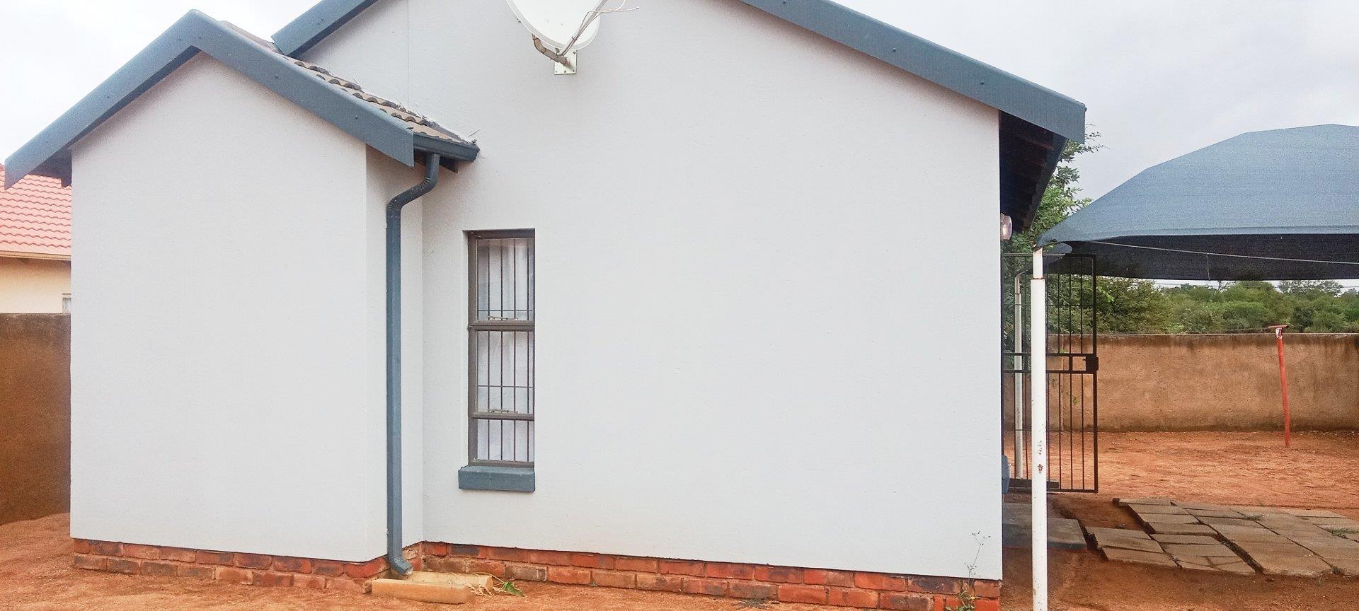 2 Bedroom House for sale in Southern Gateway P24114291613