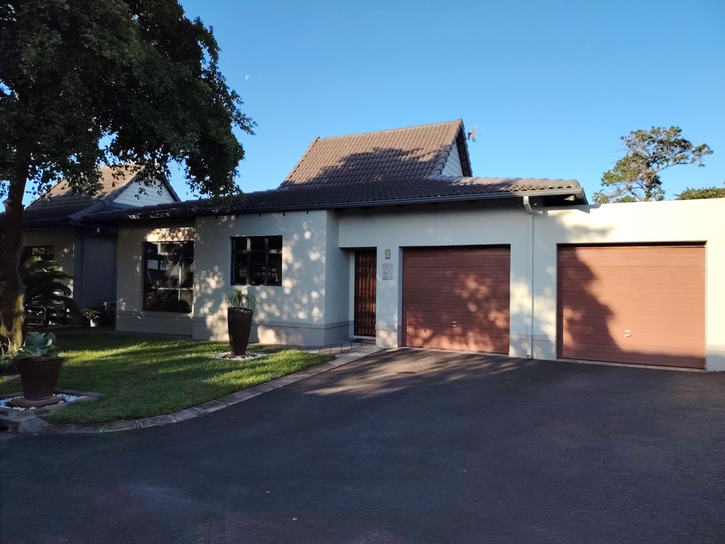 3 Bedroom Townhouse for sale in Mzingazi Golf Estate P24114291950