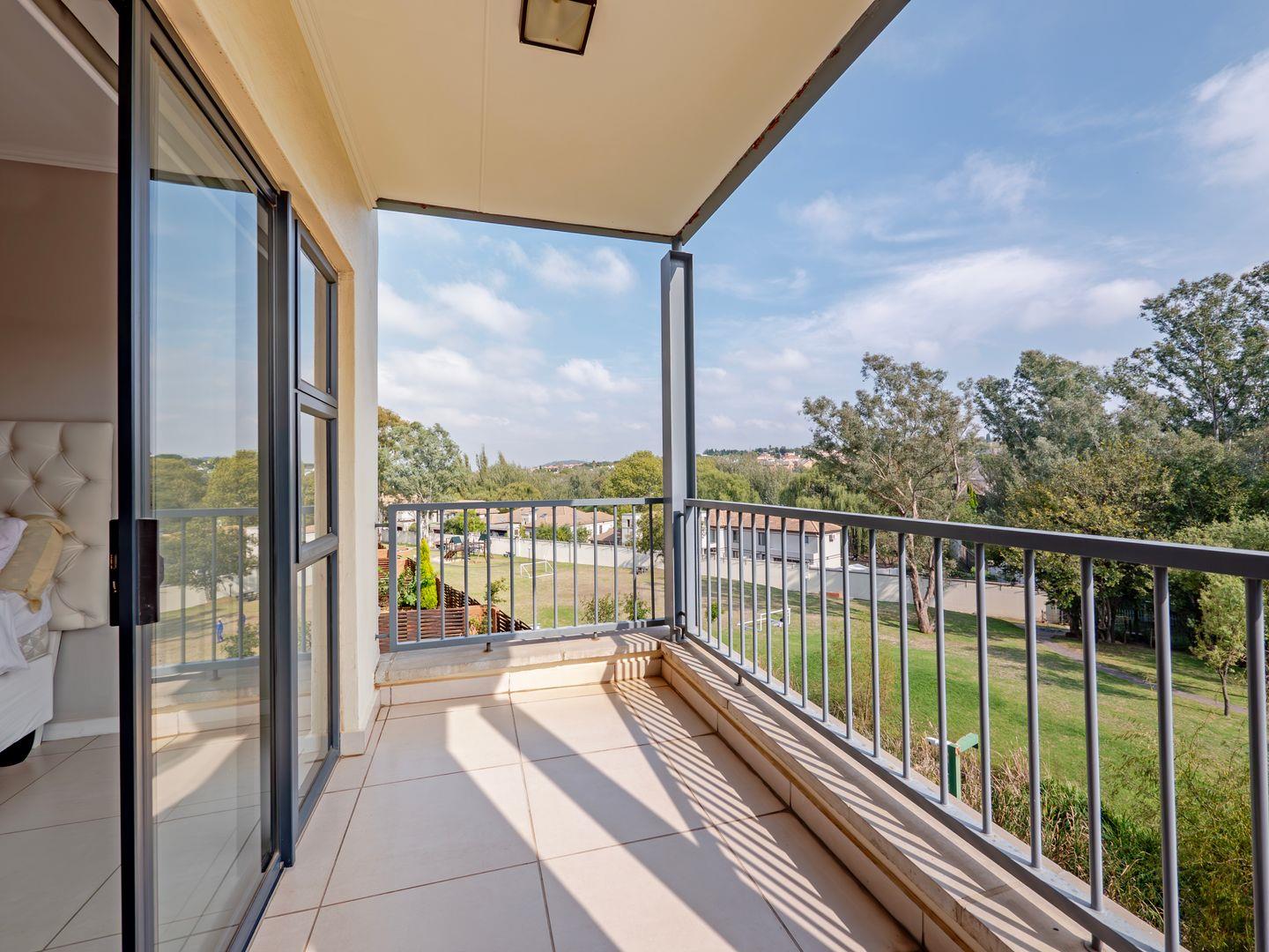 2 Bedroom Apartment / flat for sale in Kyalami Hills P24114292120