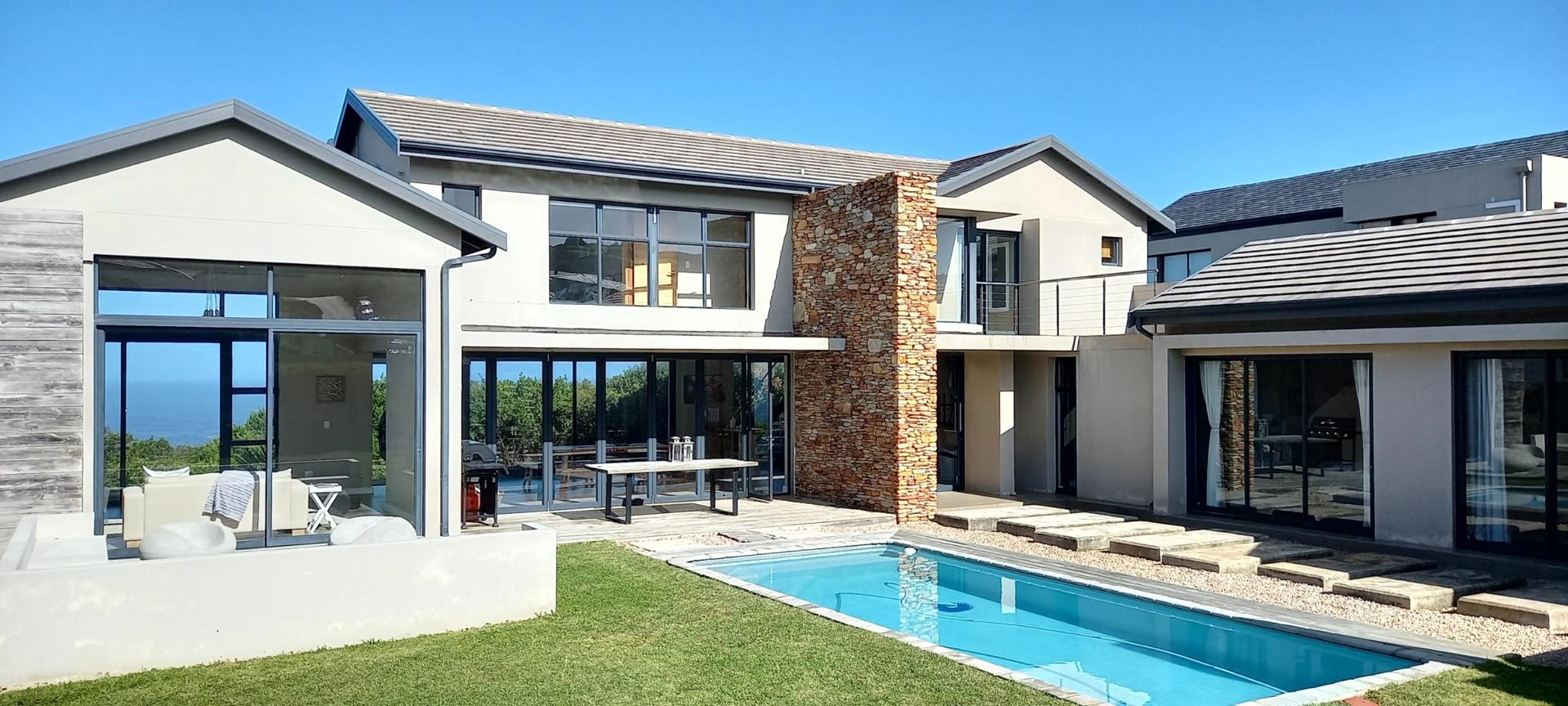 5 Bedroom House for sale in Pezula Golf Estate P24114292133