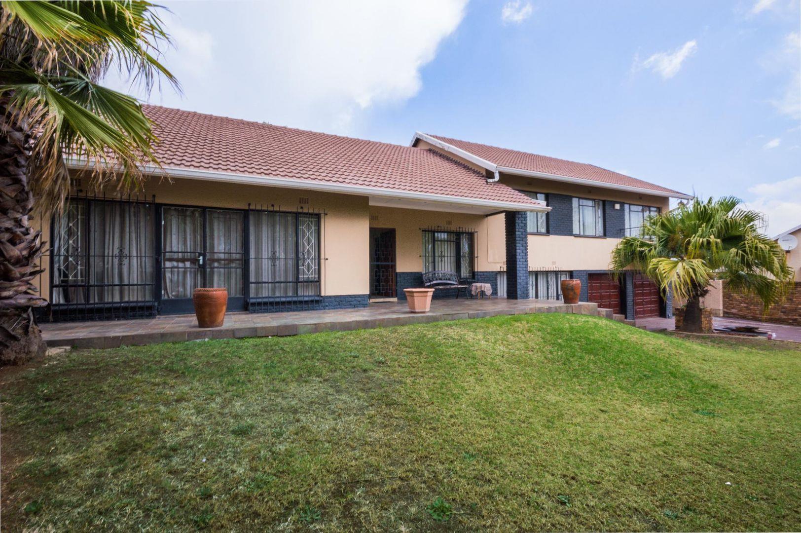 4 Bedroom House for sale in Eden Glen 61 Edendale Road P24113494123