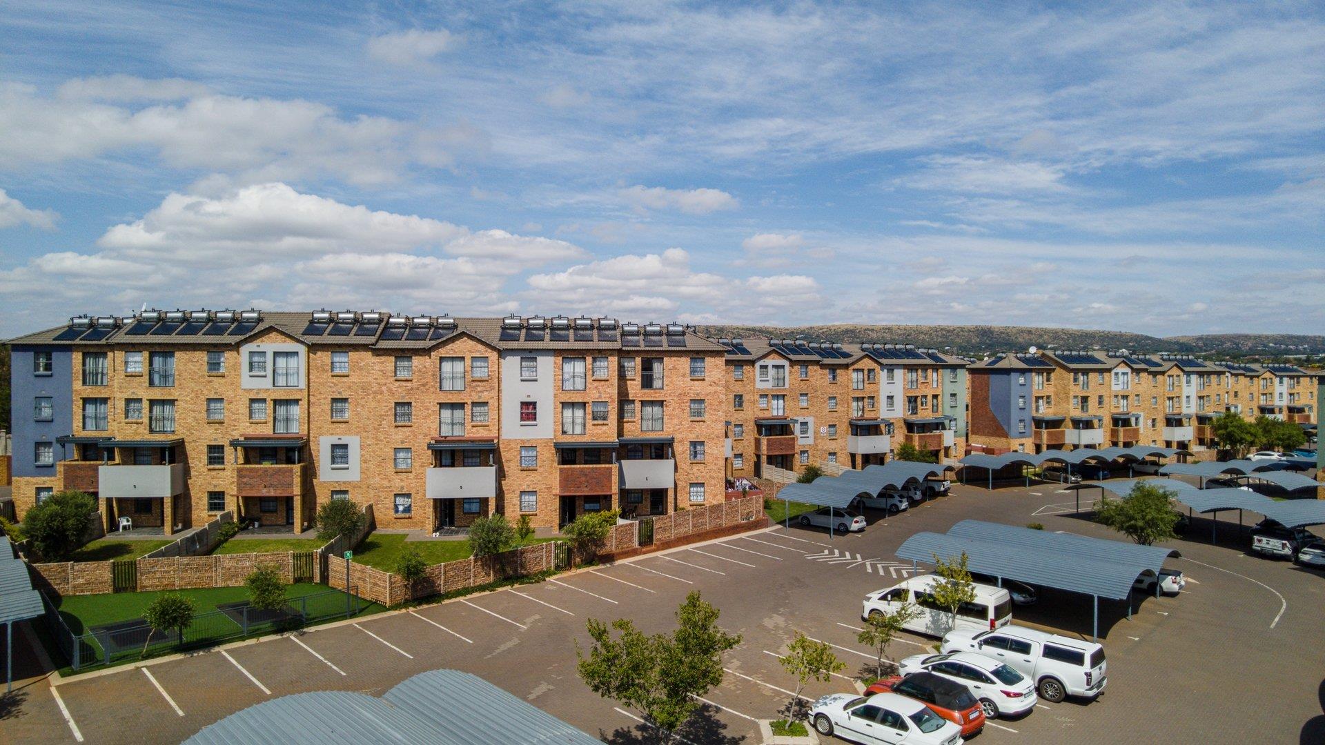 2 Bedroom Apartment / flat for sale in Montana P24114262939