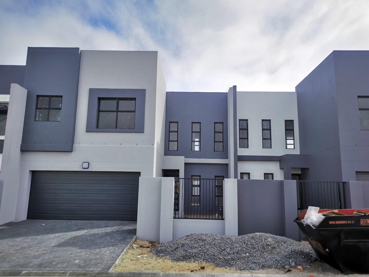 3 Bedroom House for sale in Sandown P24114293347