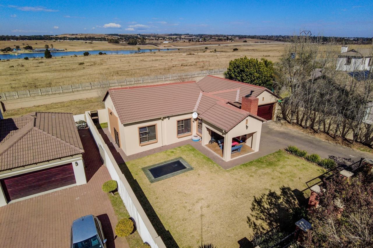 3 Bedroom House for sale in Midlands Estate P24114293392