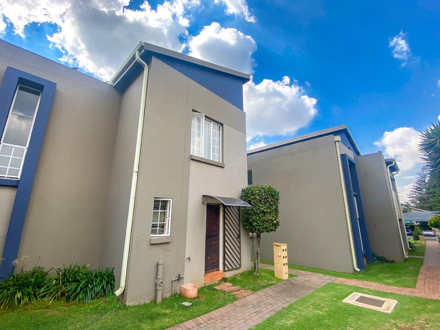 3 Bedroom Townhouse for sale in Benoni North P24114293778