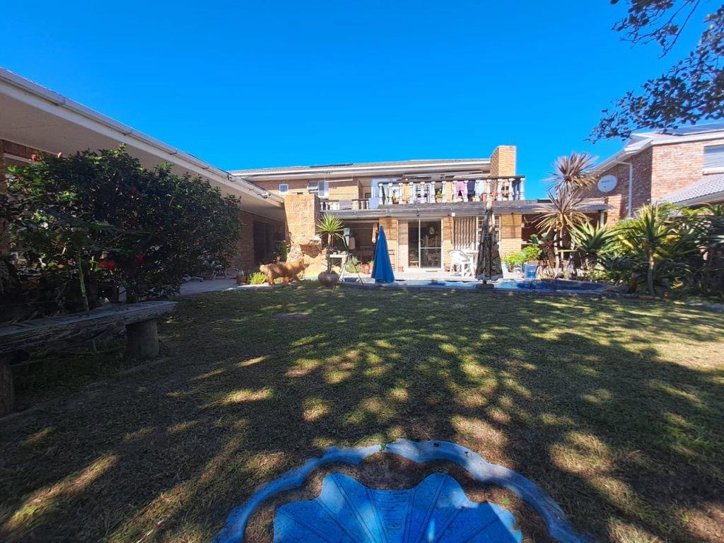 6 Bedroom House for sale in Hersham P24114294797