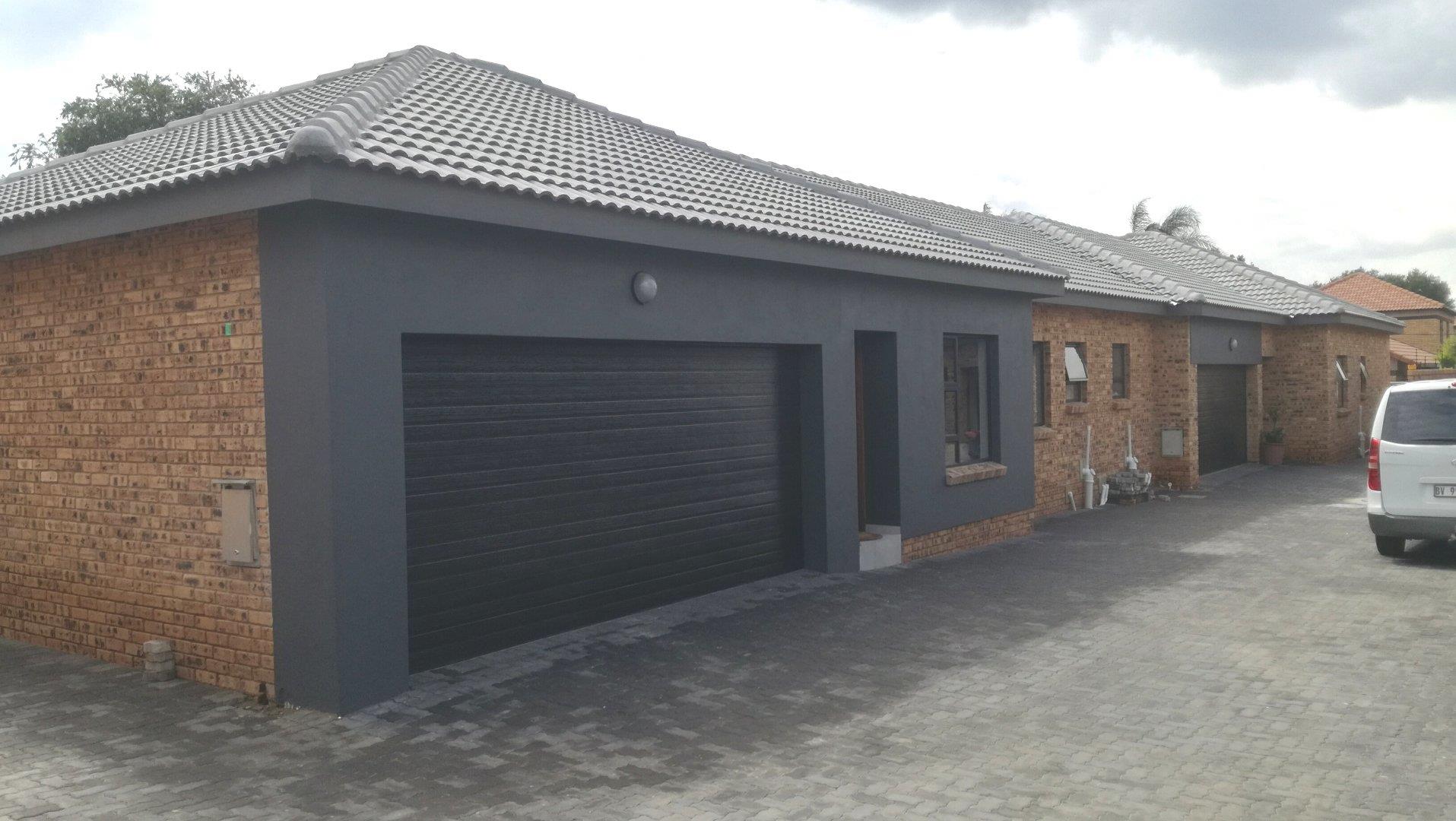 3 Bedroom House to rent in New Redruth P24114162570