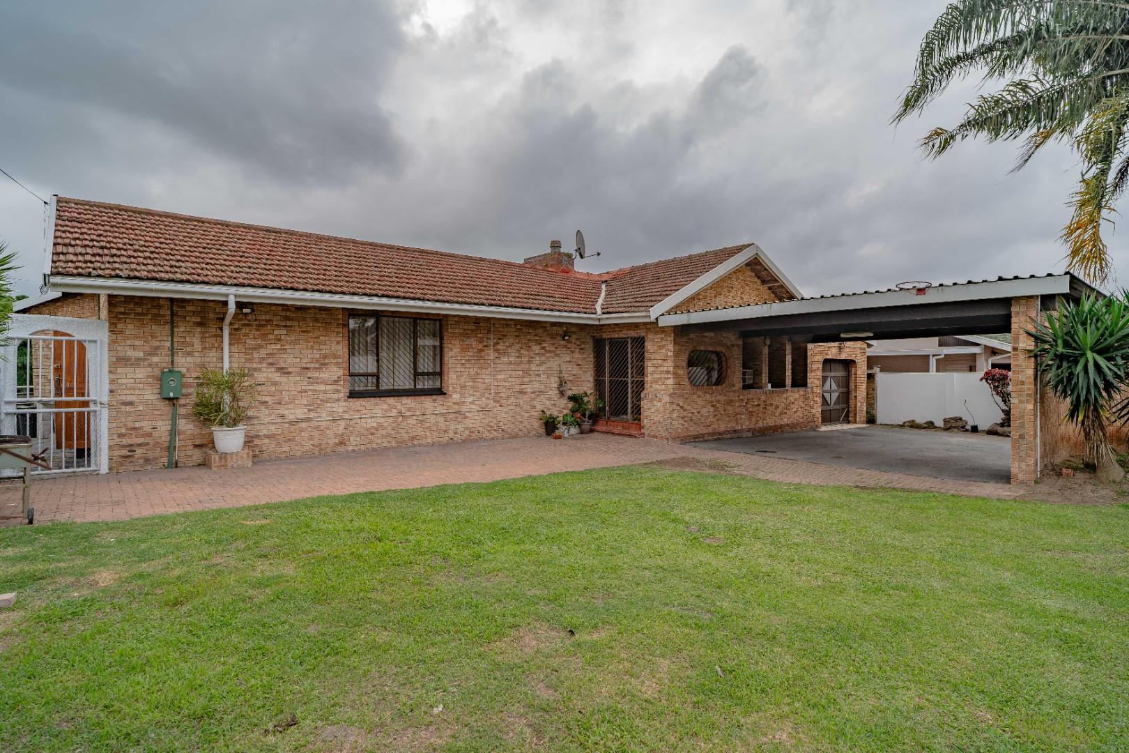 3 Bedroom House for sale in Sarnia P24114298463