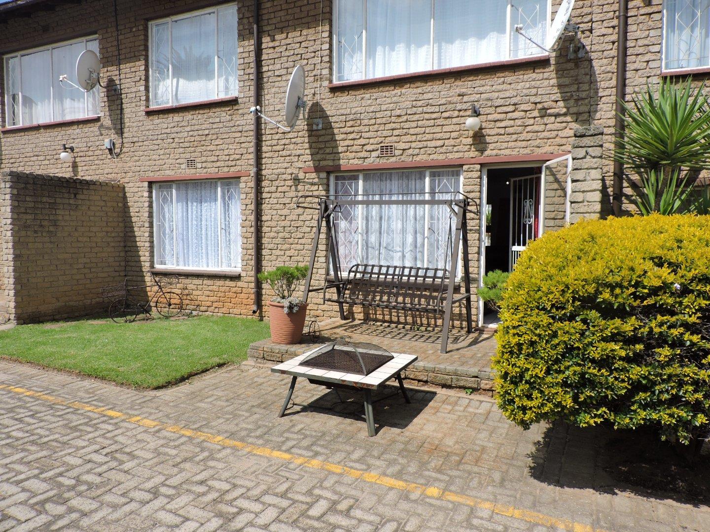 1 Bedroom Apartment / flat for sale in Krugersdorp North 179 Viljoen