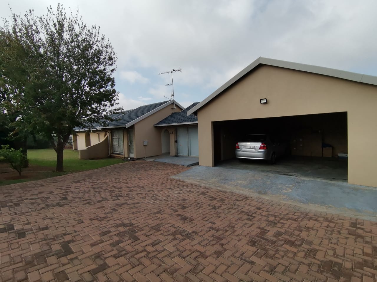 3 Bedroom House for sale in Witpoortjie 48 Quellerie Street P24