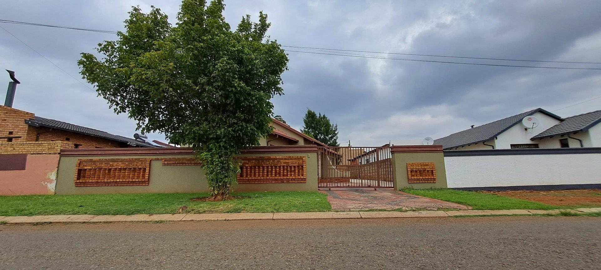 Dobsonville Ext 2 Property Property and houses for sale in