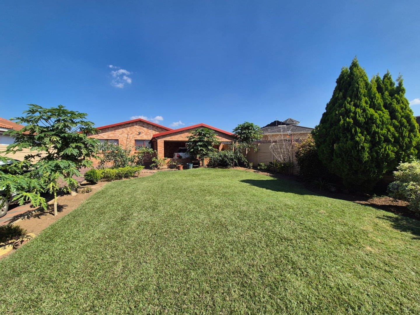 Lennoxton Property Property and houses for sale in Lennoxton