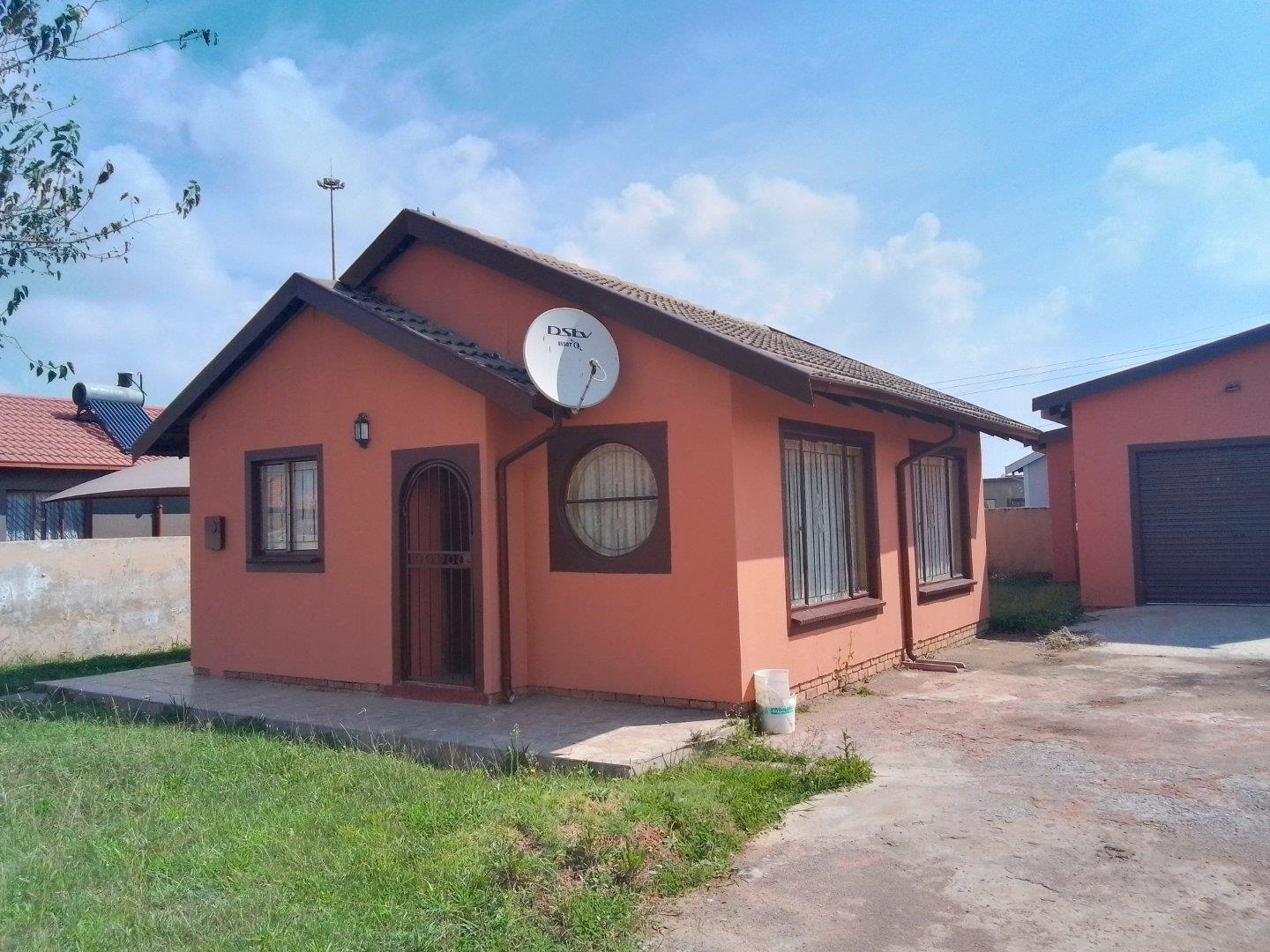 House for sale in KwaThema Phase 2 P24114301067