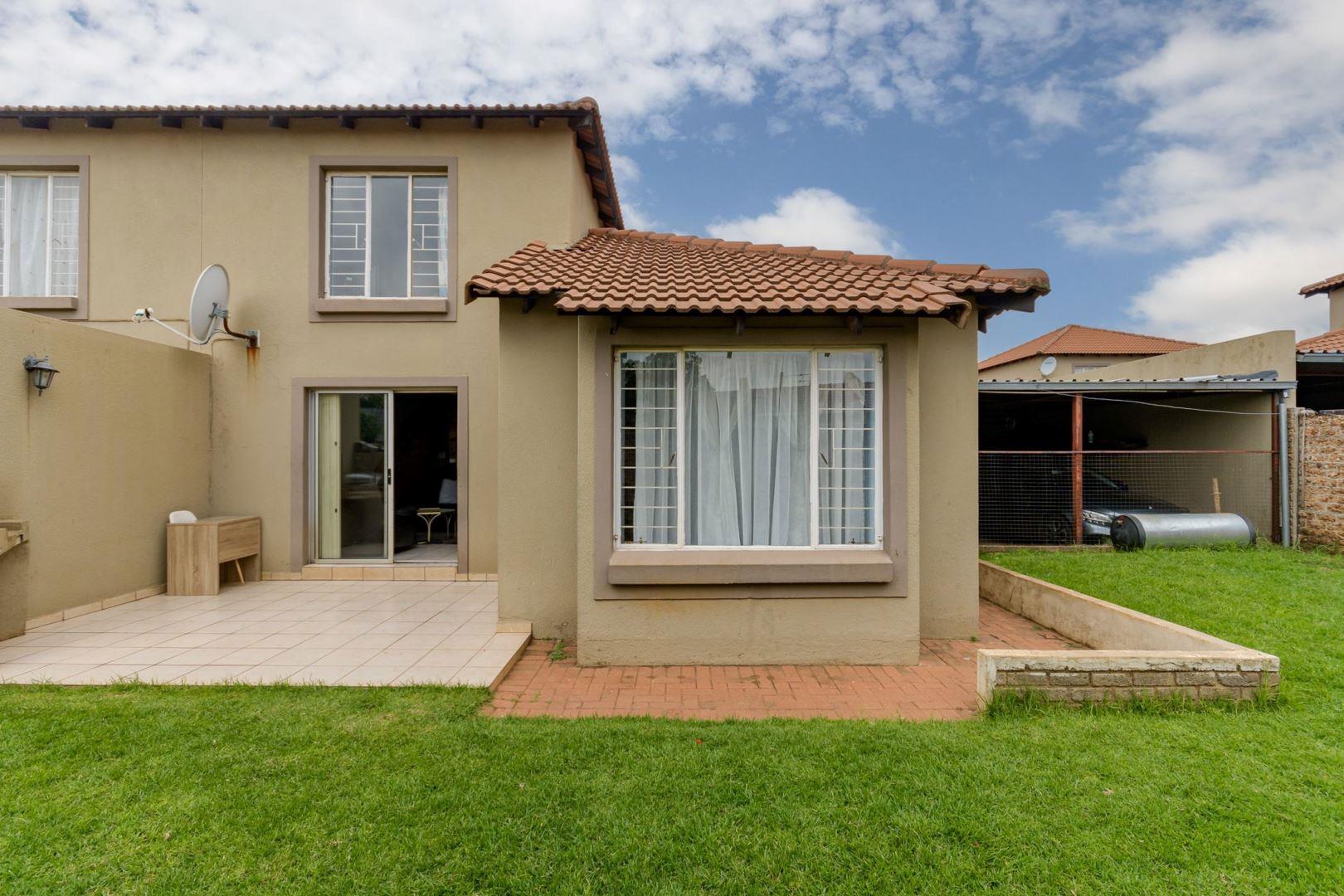 4 Bedroom House for sale in Terenure 1846 Melba P24114301335