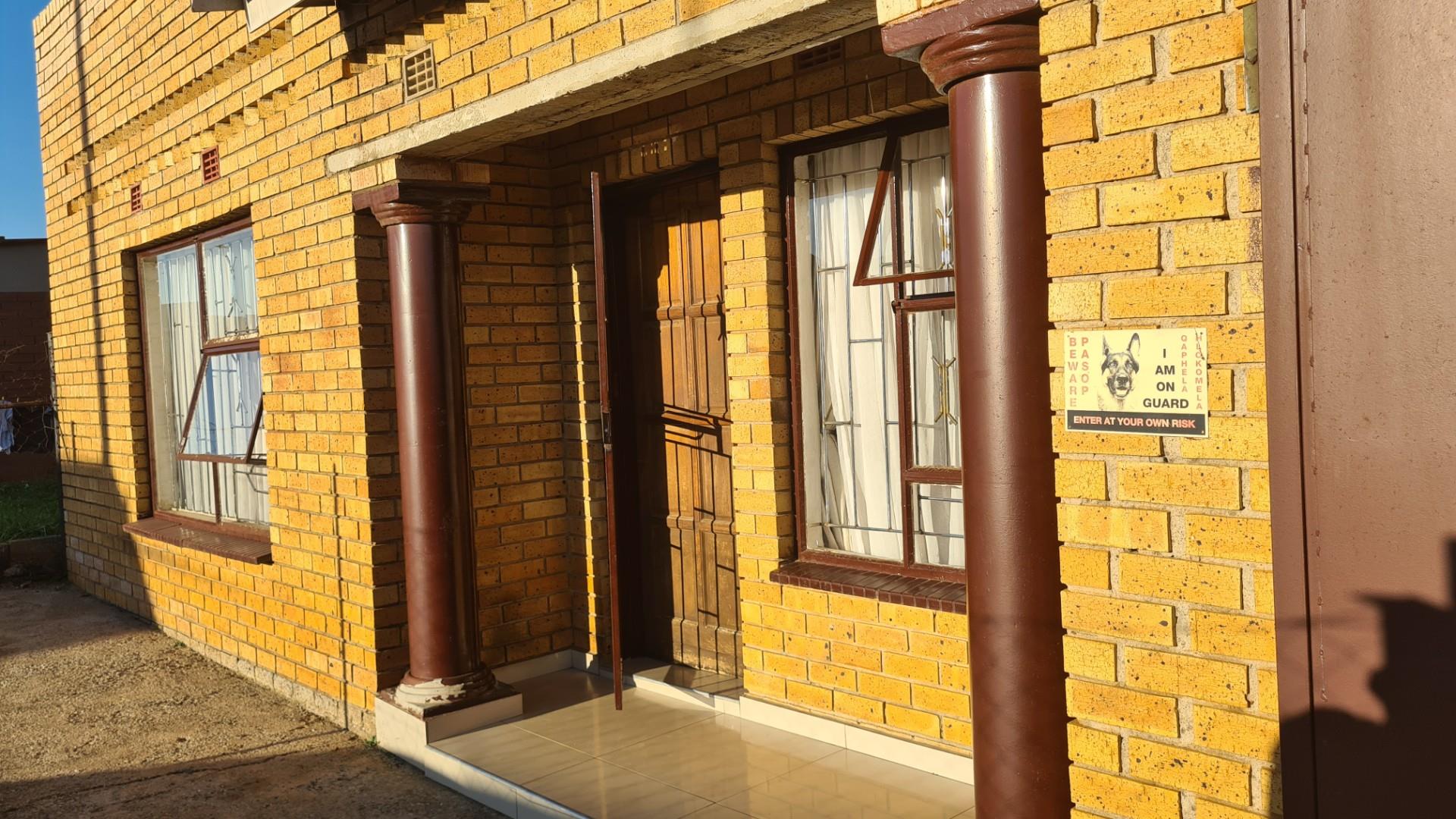 3 Bedroom House for sale in Kwa Thema P24114302158