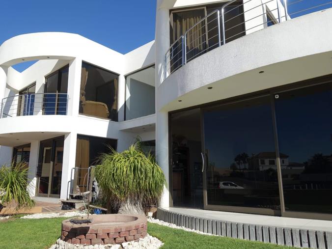 3 Bedroom House for Sale in Dolphin Beach