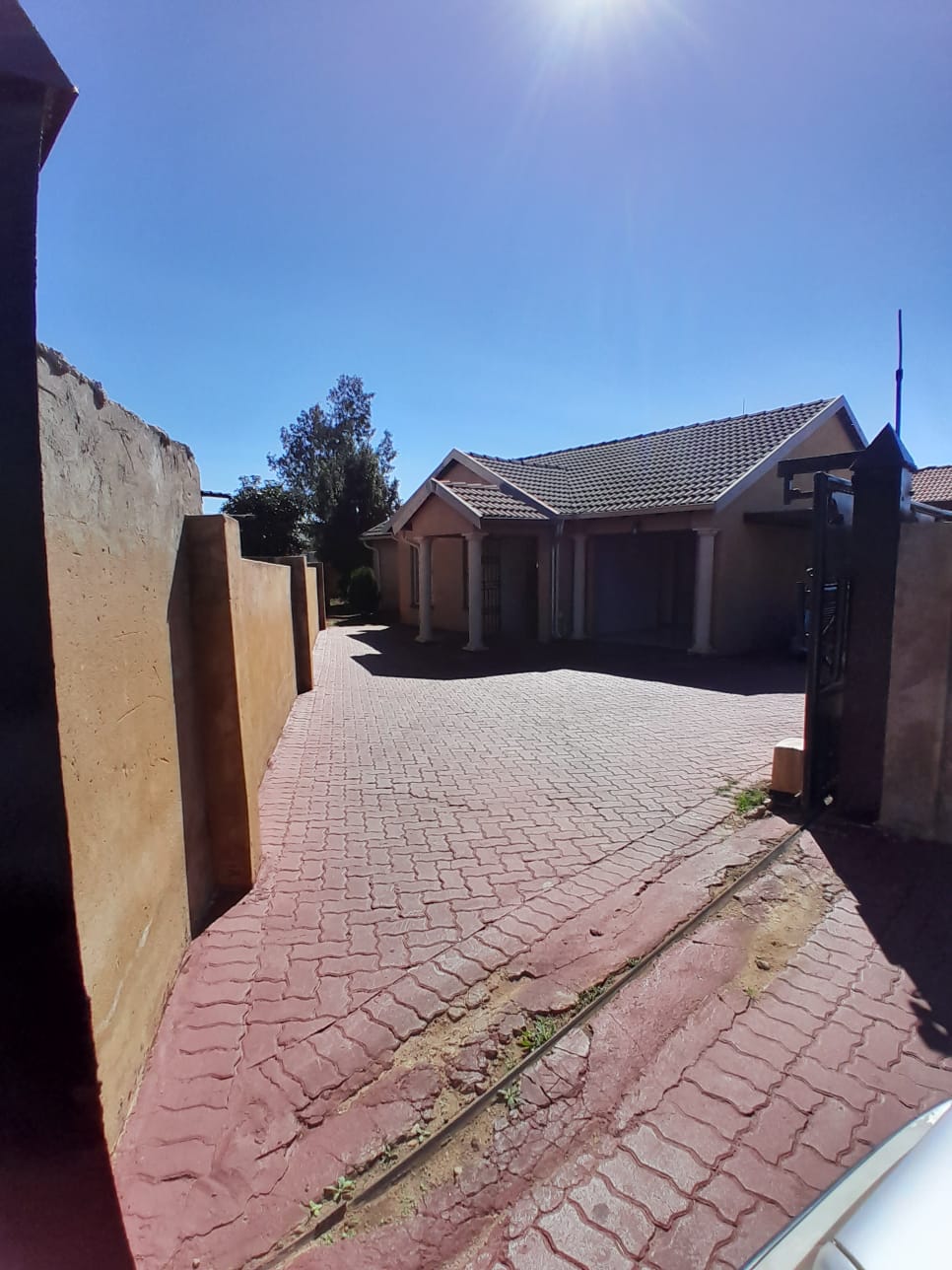 3 Bedroom House for sale in Lotus Gardens P24114305267