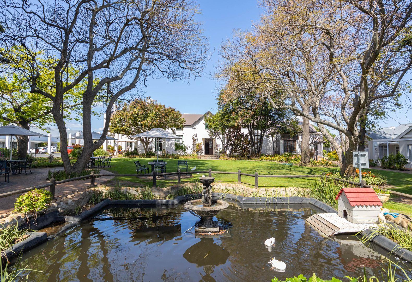 2 Bedroom House for sale in Somerset West Central P24114304161