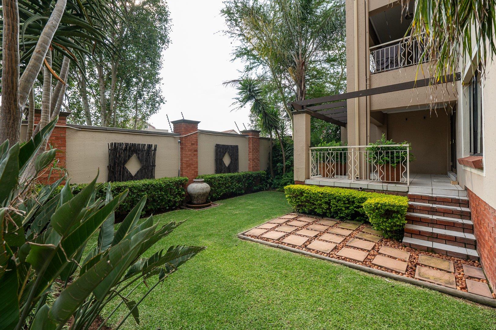 2 Bedroom Apartment / flat for sale in Sunninghill 32 Leeuwkop Road