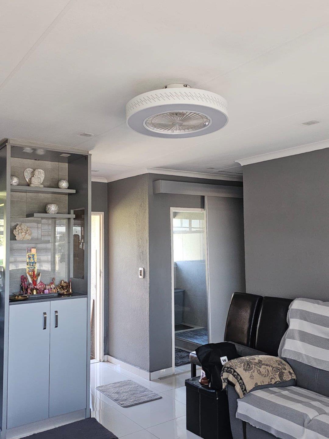 2 Bedroom Apartment / flat for sale in Edenvale Central P24114304558