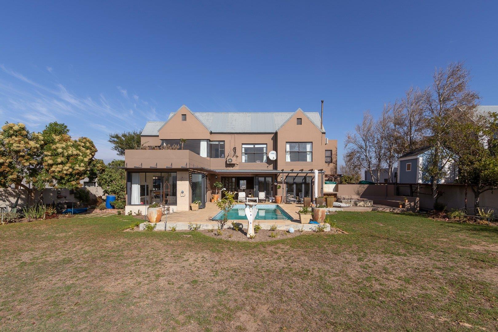 4 Bedroom House for sale in De Wijnlanden Residential Estate P24114304715