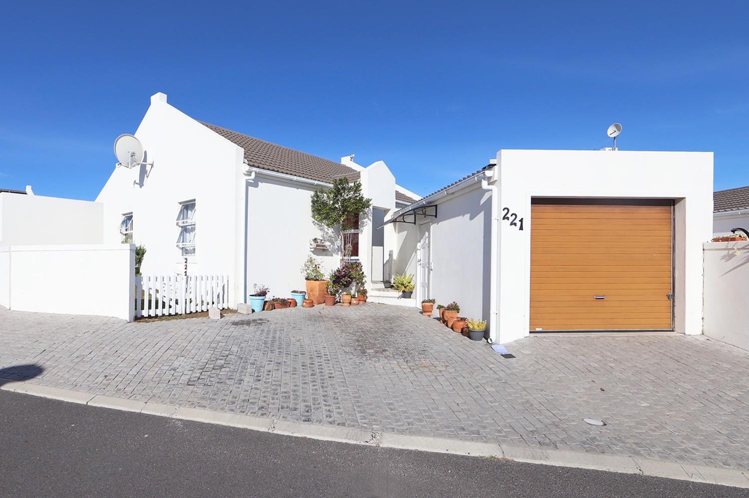 Faerie Knowe Property Property and houses for sale in Faerie Knowe