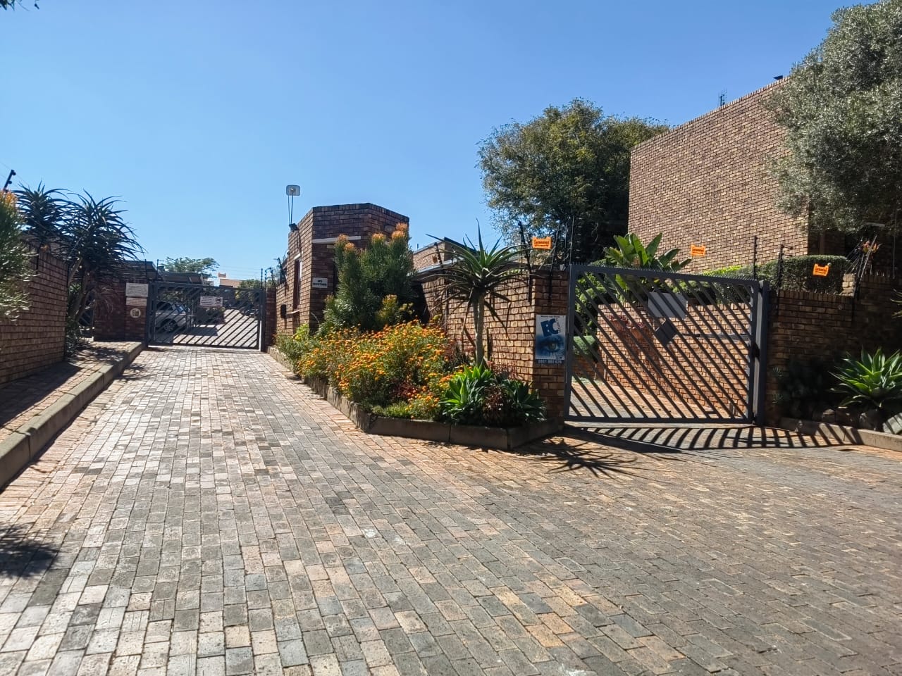 Allen's Nek Property Apartments / flats to rent in Allen's Nek