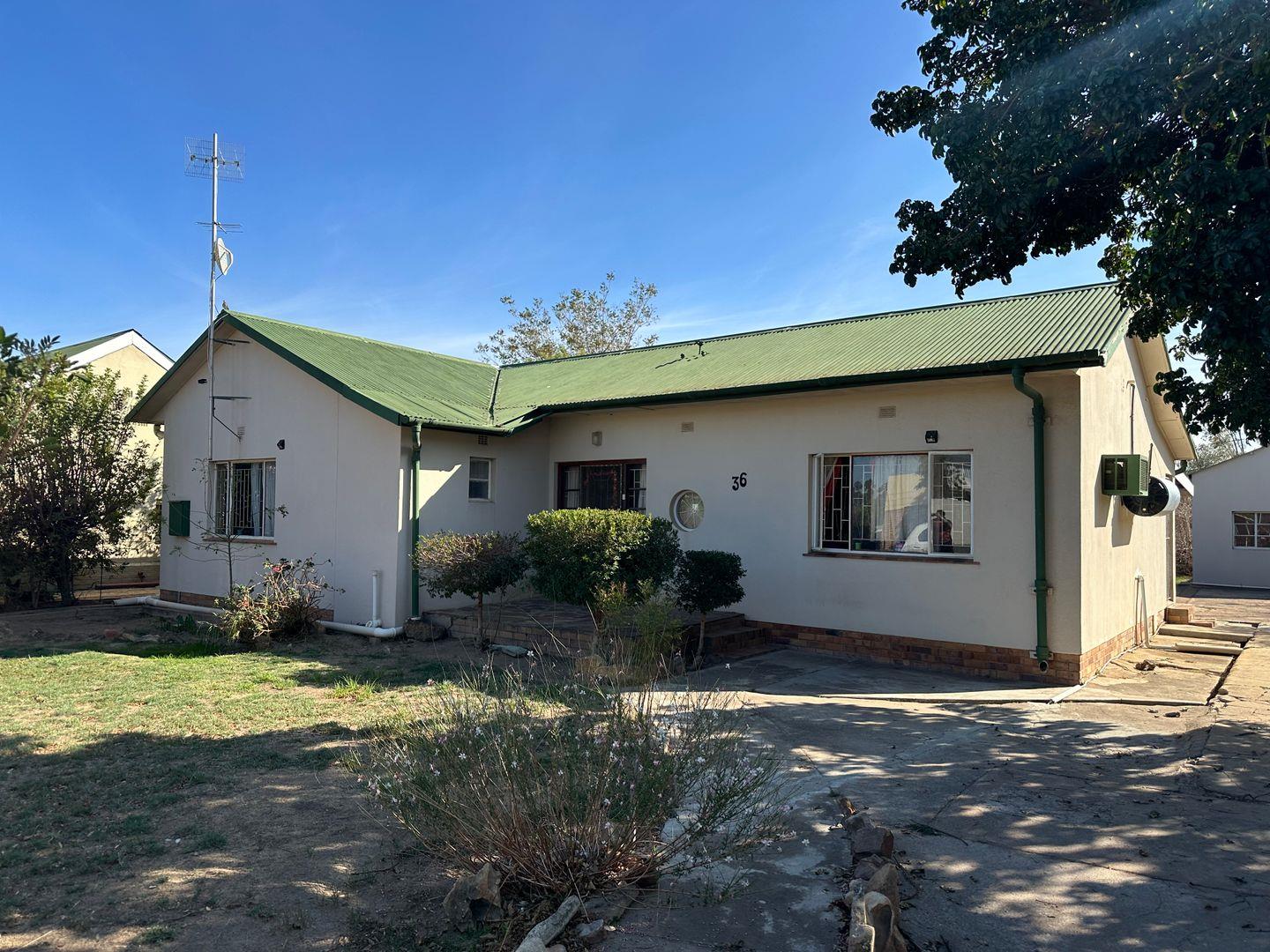 3 Bedroom House for sale in Porterville P24114306275