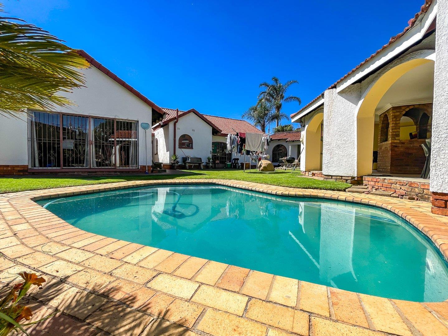 3 Bedroom House for sale in Beyers Park P24114307177