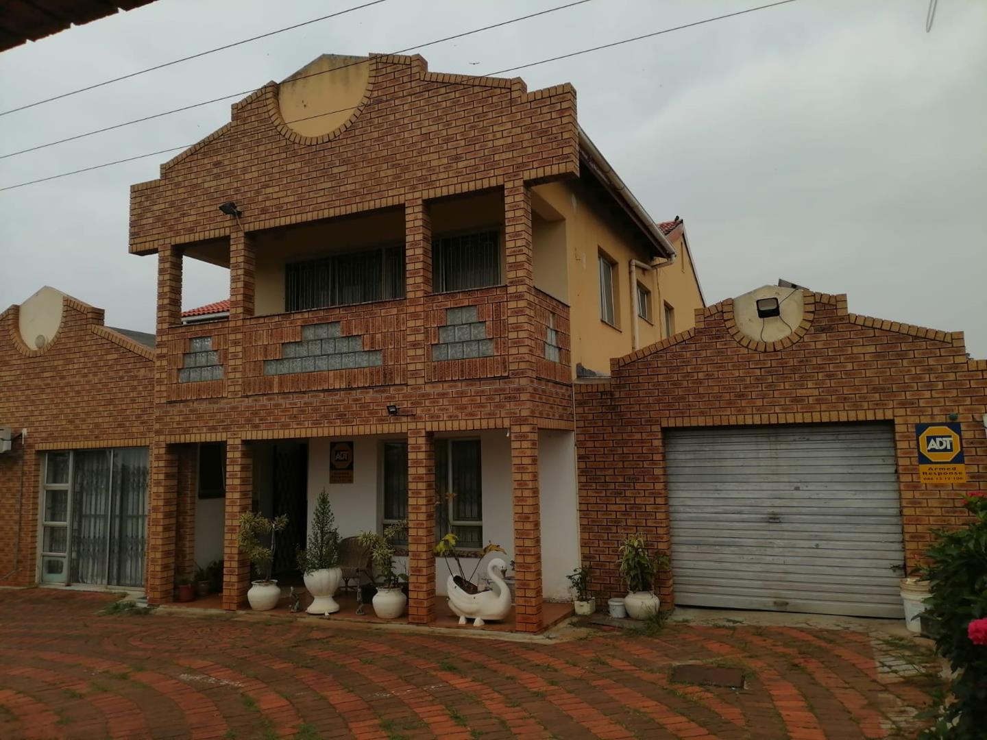 4 Bedroom House for sale in Isipingo Hills P24114307462