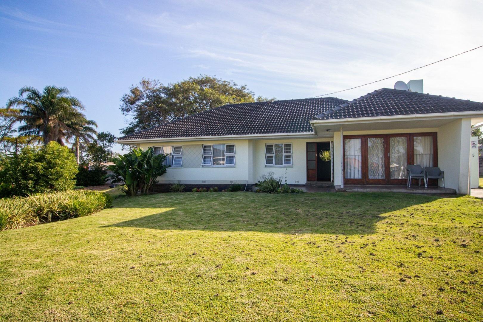 4 Bedroom House for sale in Beacon Bay P24114308289