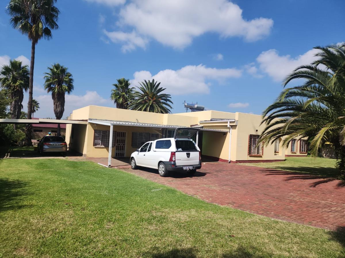 9 Bedroom House for sale in Bedworth Park P24112851787