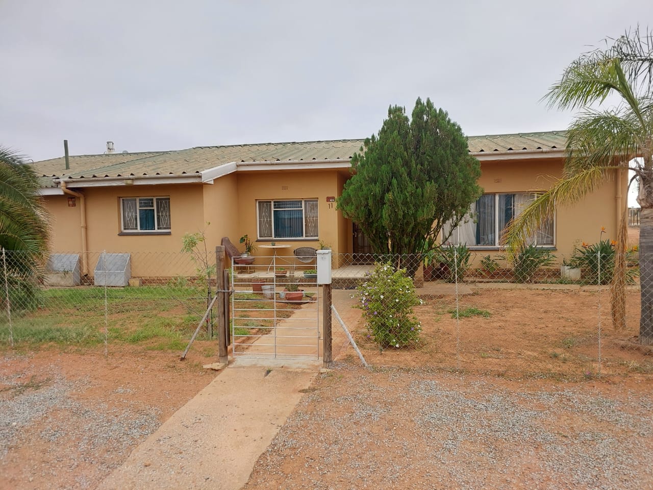 3 Bedroom House for sale in Vanrhynsdorp P24114308704