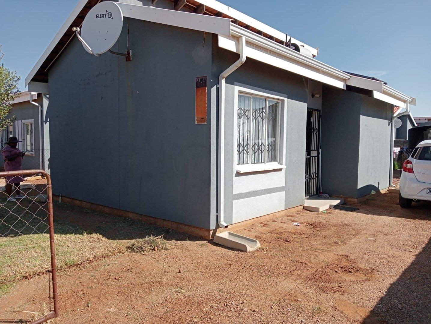 2 Bedroom House to rent in Savanna City P24114308713