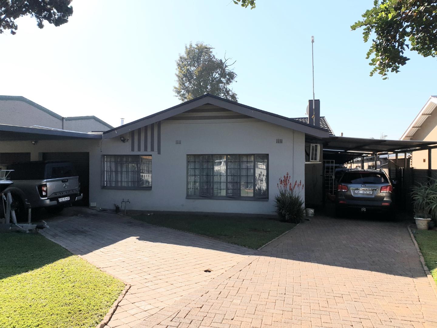 4 Bedroom House for sale in Silverton P24114310392