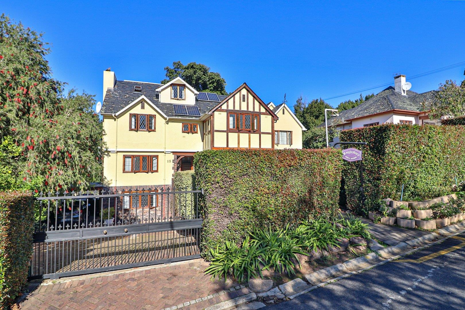 10 Bedroom House to rent in Rondebosch 15 Linkoping Road P24114310418